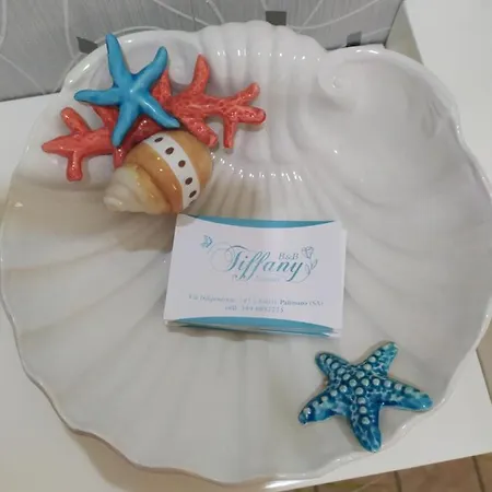 Tiffany לינה וארוחת בוקר 3*